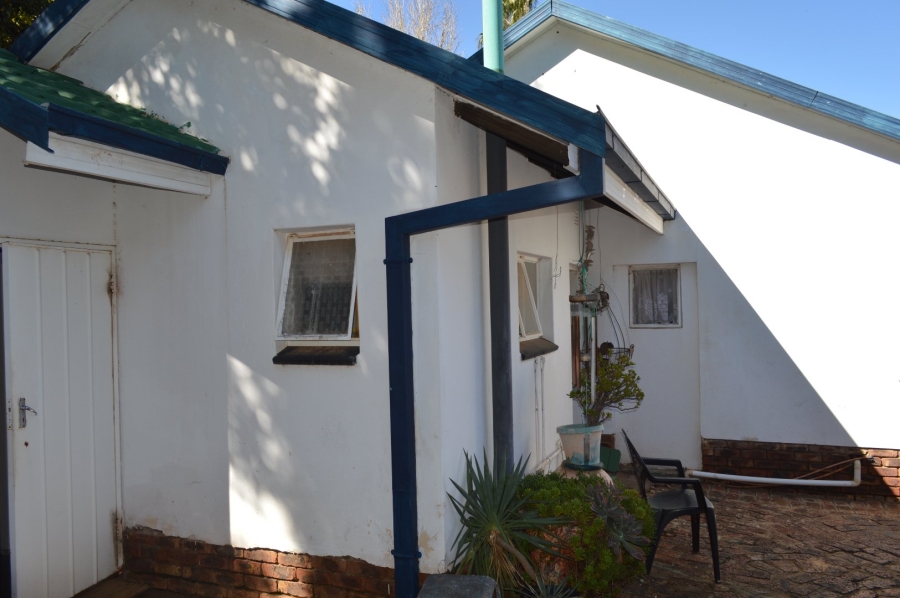 8 Bedroom Property for Sale in Wilkoppies North West